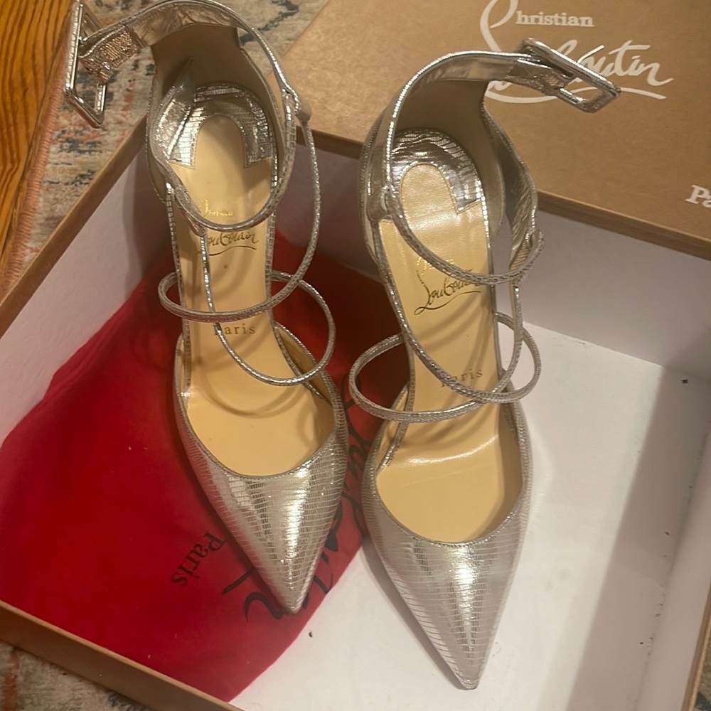 Silver red bottoms
